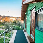 Guest house The Luxury Shelters