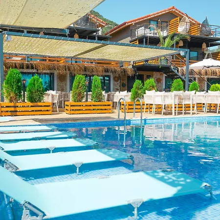 The Luxury Shelters Otel