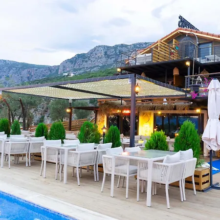 The Luxury Shelters Otel 3*