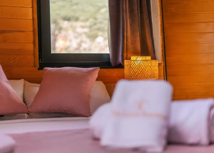 The Luxury Shelters 3*