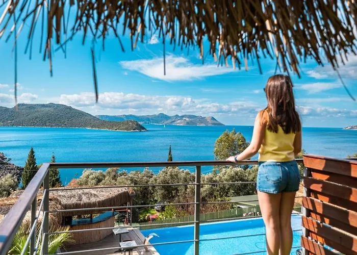 The Luxury Shelters 3* קס