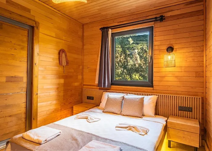 The Luxury Shelters בית הארחה 3*