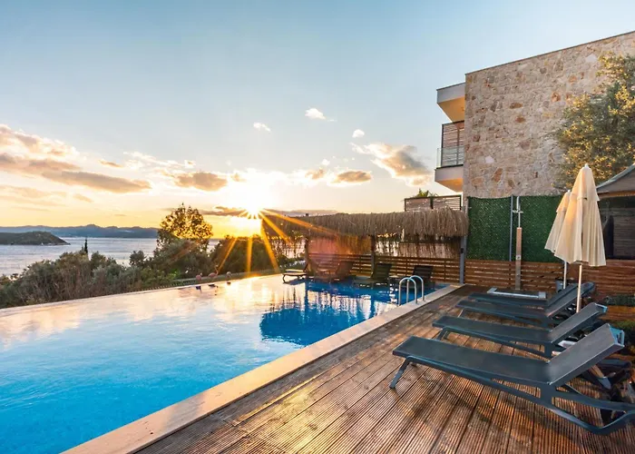 בית הארחה The Luxury Shelters