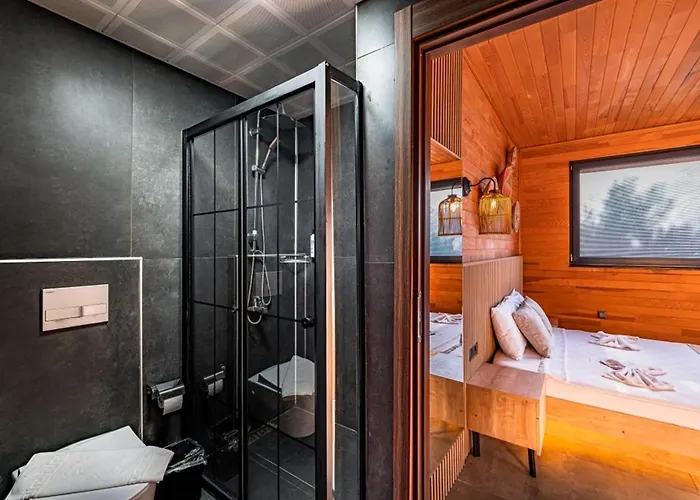 The Luxury Shelters 3*