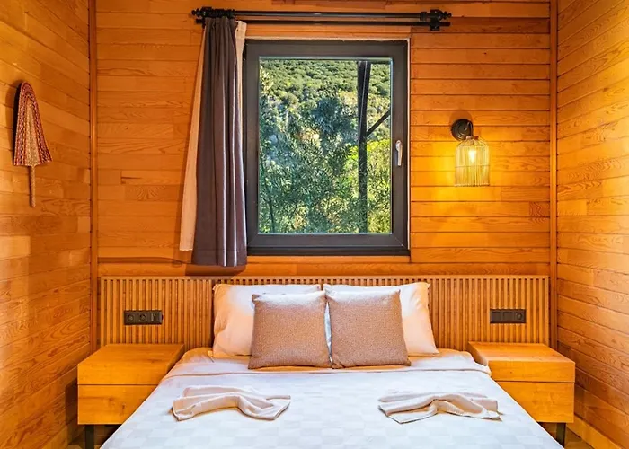 The Luxury Shelters 3* קס