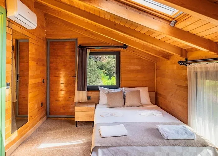 The Luxury Shelters 3* קס