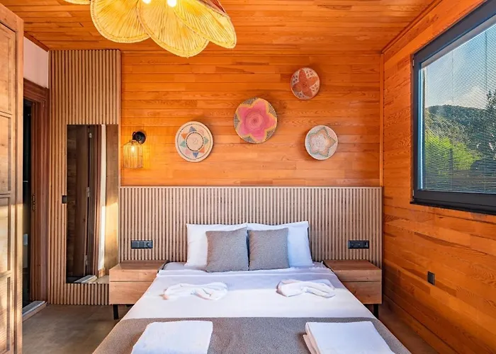 The Luxury Shelters בית הארחה 3*