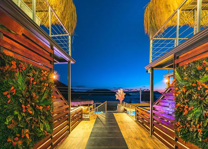 The Luxury Shelters 3*