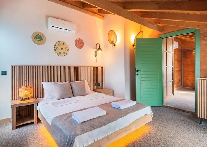 The Luxury Shelters 3* קס