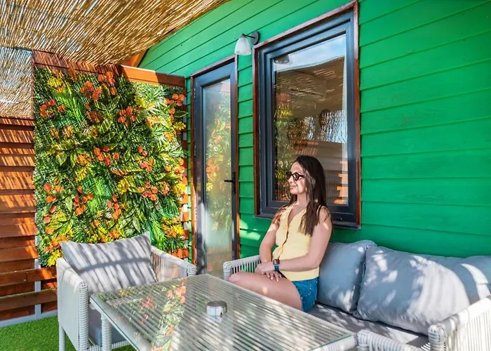 בית הארחה The Luxury Shelters