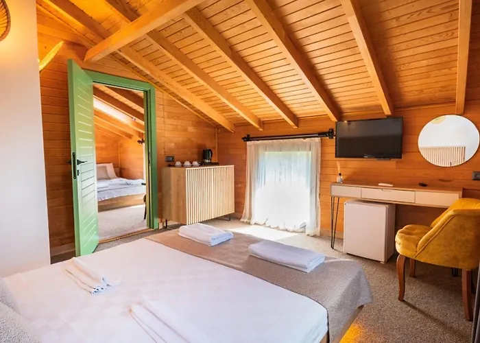 בית הארחה The Luxury Shelters 3*