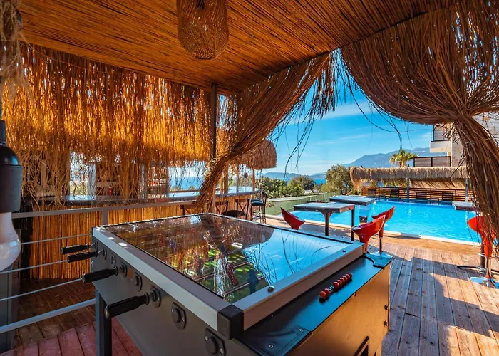 בית הארחה The Luxury Shelters