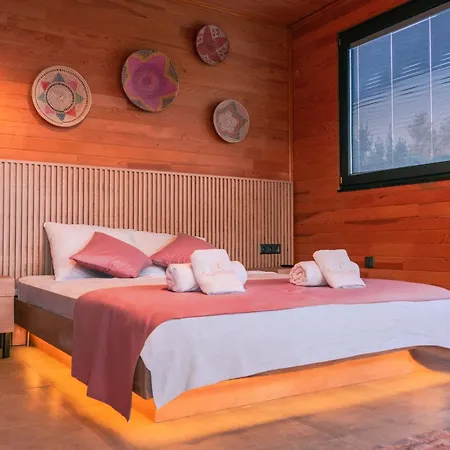 The Luxury Shelters Гостьовий будинок