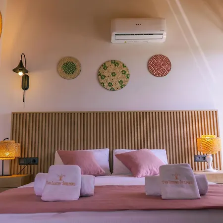 The Luxury Shelters Гостьовий будинок Каш