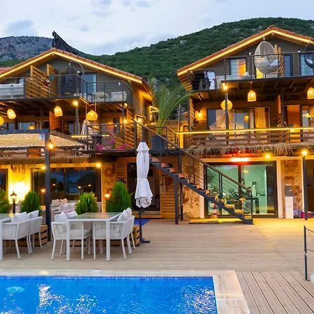 Гостьовий будинок The Luxury Shelters 3*